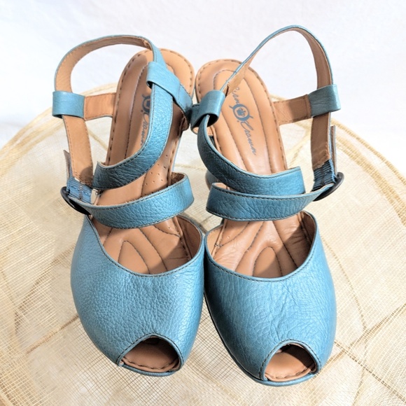 born peep toe sandals